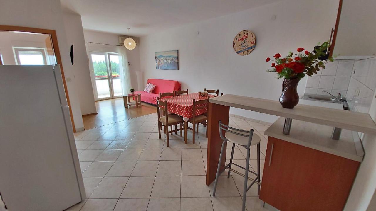 Apartments Zvone Omiš Eksteriør billede